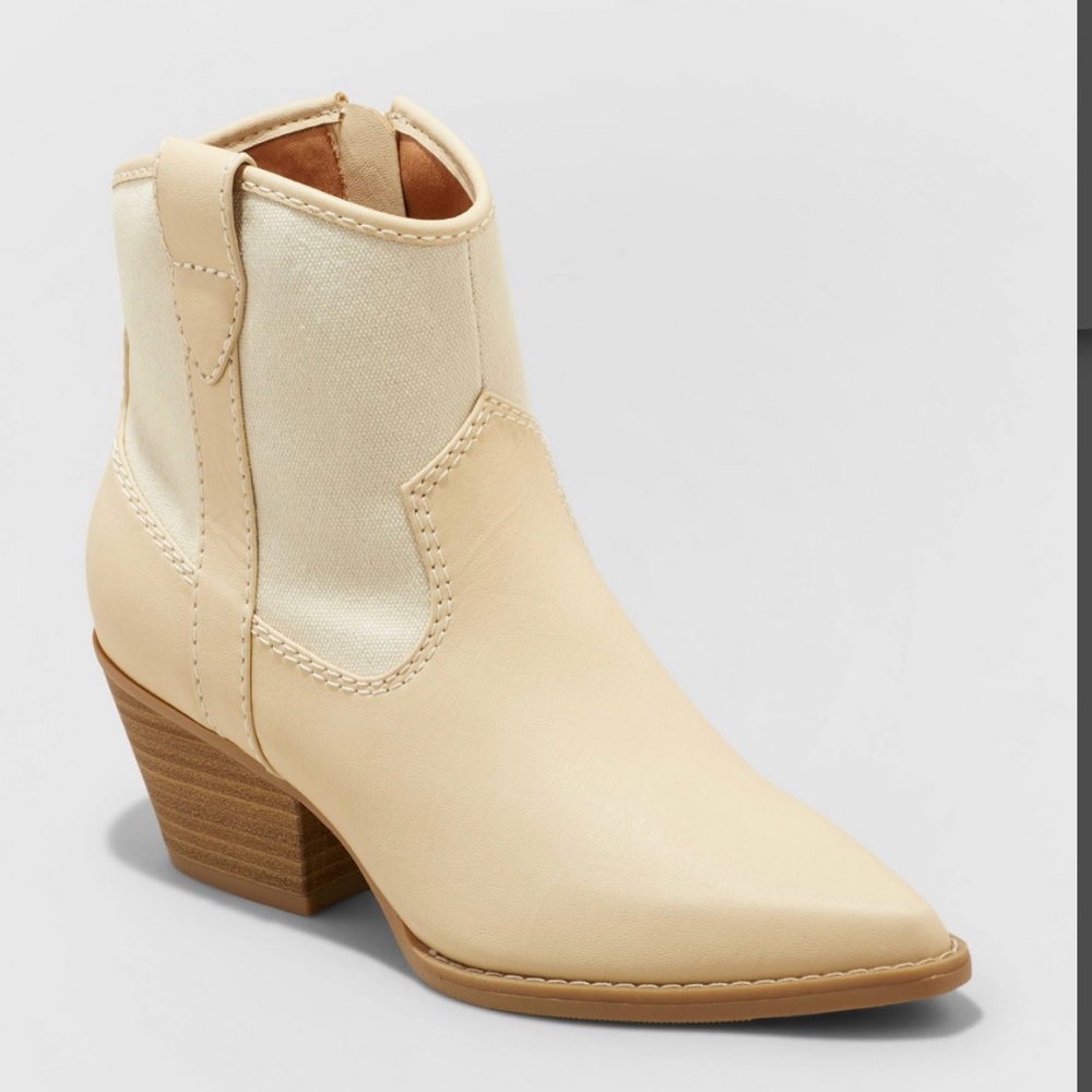 Women's Kay Western Boots - Universal Thread™ Off-White 8.5